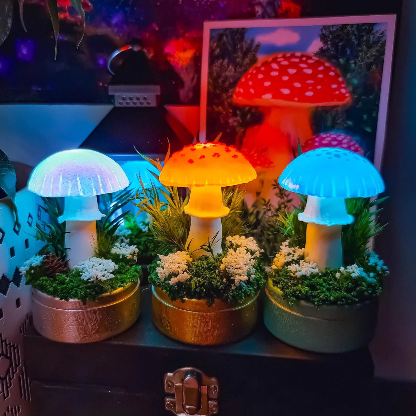 Fairy Forest Mushroom Night Light – Hand‑Crafted Glowing Amanita & Crystal Sculpture