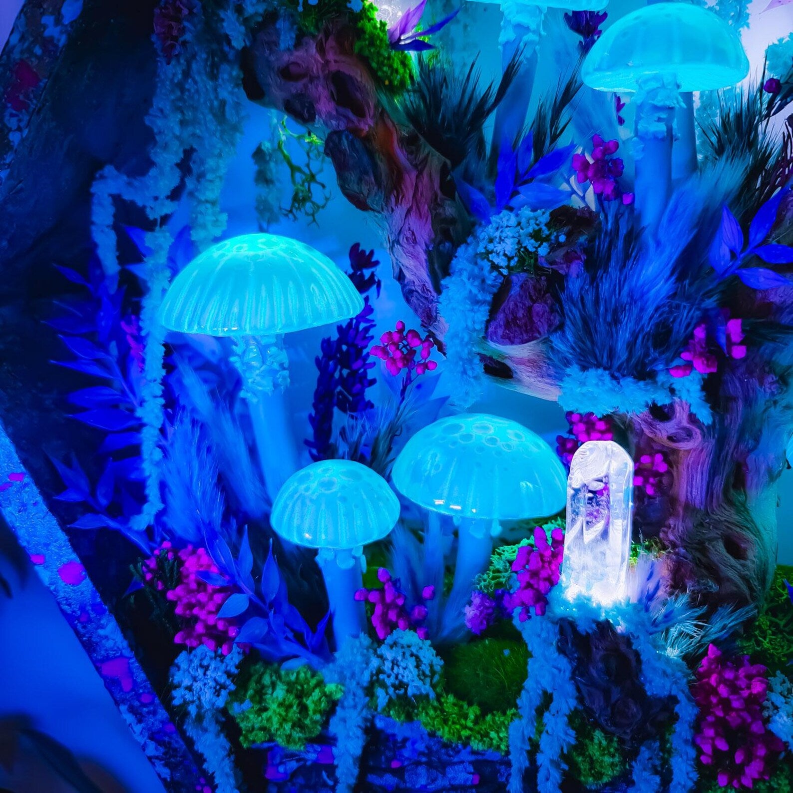 Handmade Large Amanita Mushroom Wall Lamp – Glowing LED Fairy Night Light | Enchanted Cottagecore Room Décor